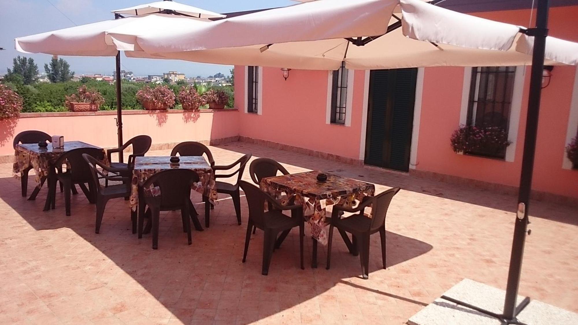 Bed And Breakfast Sommavesuvio Pollena Trocchia Buitenkant foto